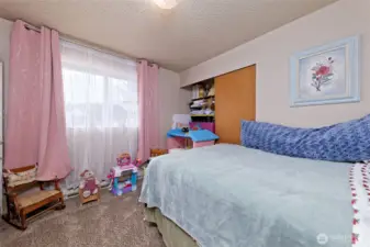2nd Bedroom