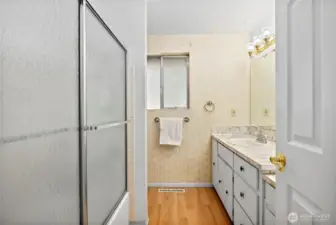 2nd Bathroom
