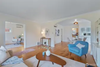 Access to office/den and dining