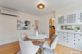 Dining space with built-ins