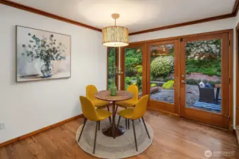 Generous size eating nook