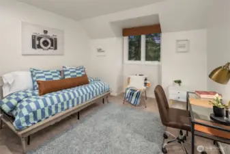 4th upstairs bedroom