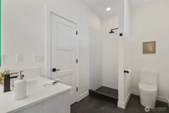 Photos represent builder's final product and may not be exact.