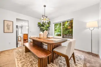 Dining room, located off both the kitchen & formal living . . . this home offers a nicely flowing floor plan.