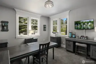 Main Floor office/gym/craft room!