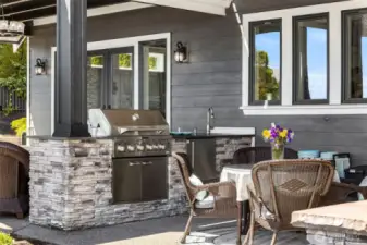 Outdoor kitchen for your entertaining needs!