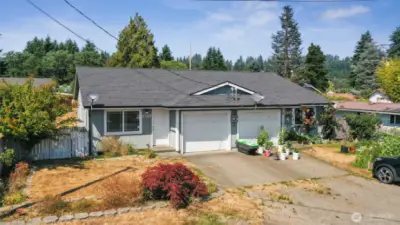 Each unit has its own 1 car garage. New roof & exterior paint done in 2020.