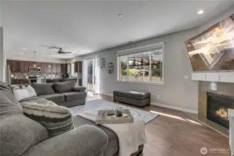 Living Room w/fireplace