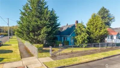 Welcome home to 322 N Street Hoquiam, Washington.