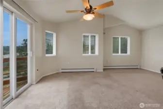 Living/Dining Area