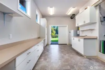 Utility or craft/hobby room