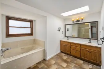 5 piece Primary Bathroom