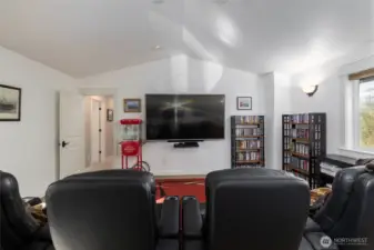 Media/rec room
