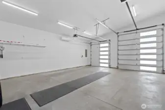 Oversized 750sf Climate Controlled Garage