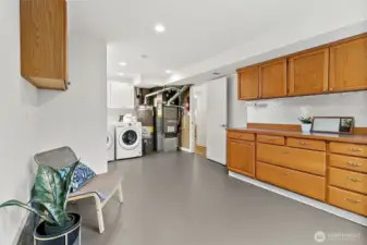 Major upgrades: furnace, A/C, and new electrical panel (all in 2022)—peace of mind included.