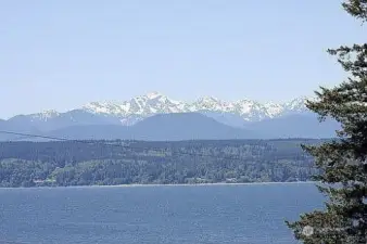 Gorgeous view of Olympics & Hood Canal from deck