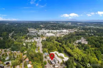 Great Bothell location! Steps from the Sammamish River Trail & easy access to the major arterials & public transportation.
