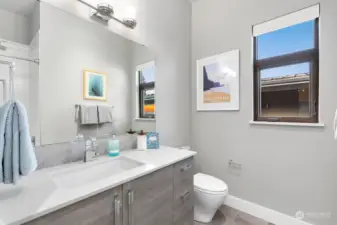 Full bathroom adjacent to the guest bedroom