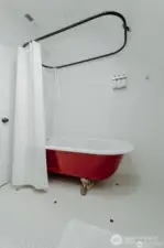 Private bath for Room 3