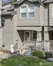 Cute Townhouse in a wonderful location!