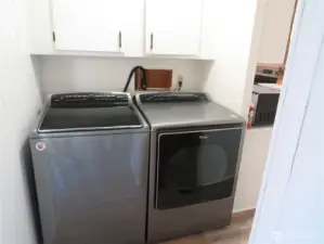 washer and dryer stay