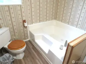 Sunken tub