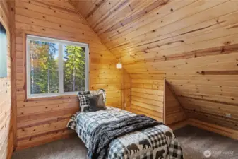 Bed 2, Blinds to Convey