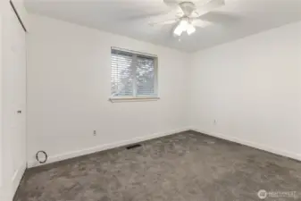 2nd bedroom
