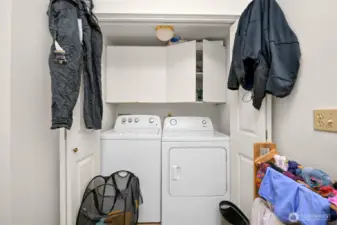 Main floor full bath with laundry room