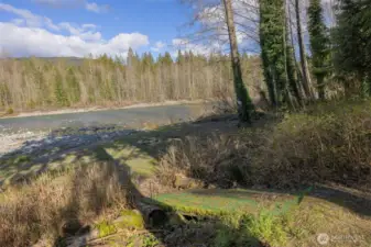 Beautiful river frontage with easy access and natural shoreline