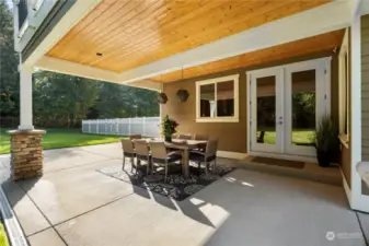 Wow your guests! Bring the fun outside to this dining area. Conveniently located right off the kitchen.