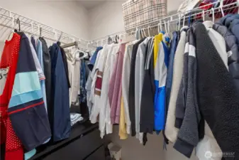 2nd walk in closet for bedroom 2