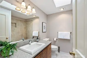 Upstairs full bathroom (hallway).