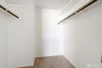 Walk in closet, very large