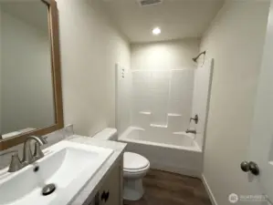 2nd  Bath Full