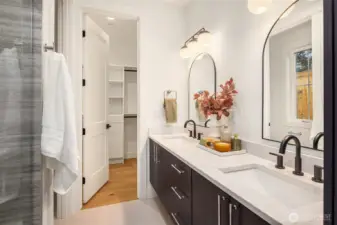 Main level primary suite