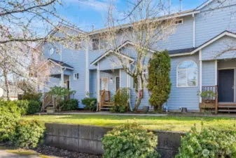 4-unit building, unit #2 for sale. HOA dues of $295 per month covers all exterior updating/maintenance, water, garbage & sewer.