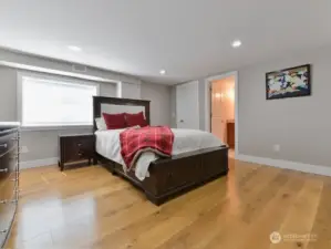 Downstairs secondary bedroom.