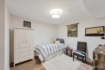 2nd bedroom