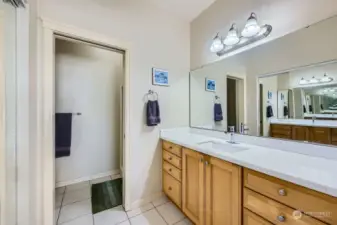 Primary bath with plenty of storage and counter space!