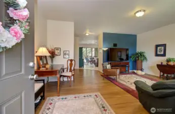 Entrance/living room