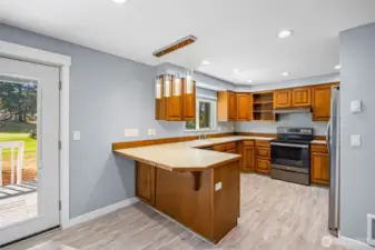 Kitchen w/Eating Space