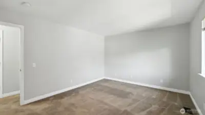Primary suite upstairs with attached full bath & walk-in closet