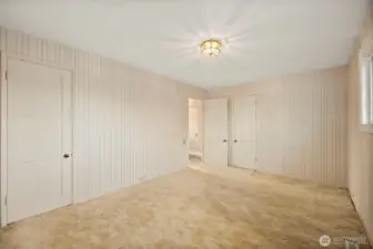 Large Bedroom-Dual Closets.