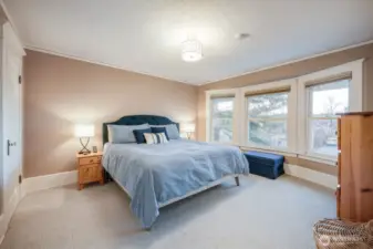 Big bay window in the primary.