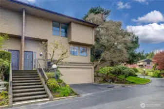 Welcome to 10722 Glen Acres Drive South