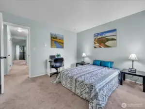Spacious primary (enough room for a king bed)