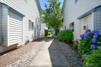 Common Walkway