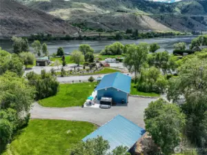 Home situated on one acre with big Columbia River views