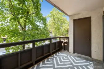 Front deck feels like you are in a treehouse